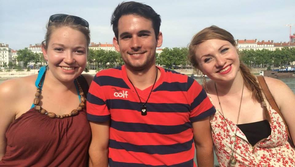 三个美国学生在法国