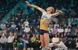 Hannah Maddux, who earned bachelor’s and master’s degrees from the University of South Alabama, was drafted to the Vegas Thrill in the inaugural season of the new Pro Volleyball Federation. 她计划最终进入体育广播行业. 